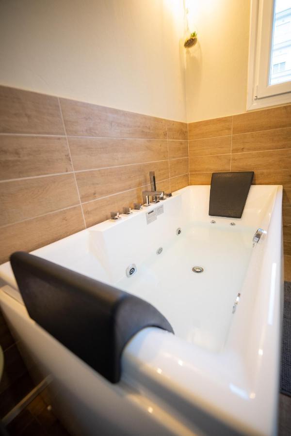 Belajo Central Apartment And Jacuzzi !! Volos Eksteriør bilde