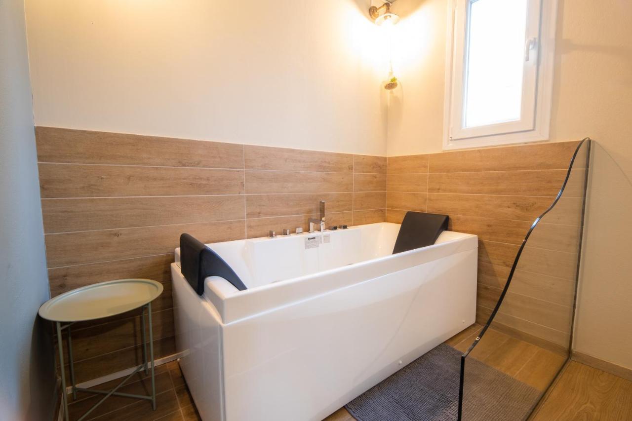Belajo Central Apartment And Jacuzzi !! Volos Eksteriør bilde